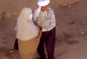 Πορνό αιμορραγία από τη γιαγιά un petit orimes mamades chat δάγκωμα chez les arabes lol δάγκωμα