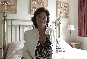 Βίντεο πορνό mature sex video και ζεστό γιαγιά πόρνη και το παλιό σχολείο